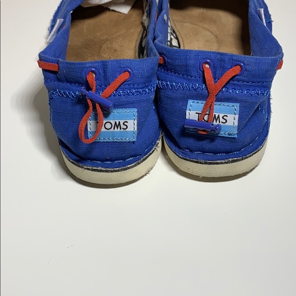 Toms - Picture 3 of 5
